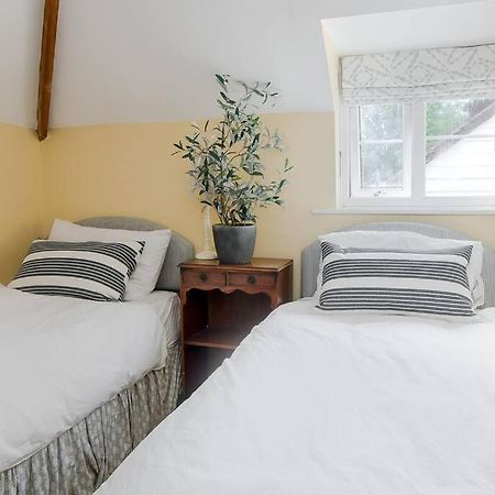 Adorable 2 Bedroom Guest House Hawkhurst Buitenkant foto