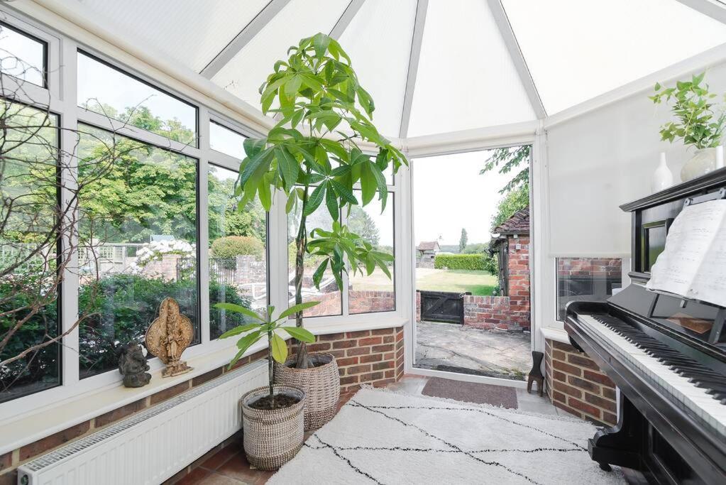 Adorable 2 Bedroom Guest House Hawkhurst Buitenkant foto