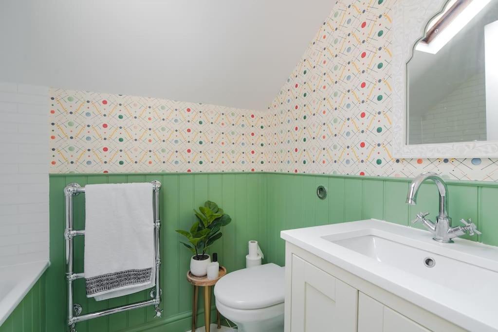 Adorable 2 Bedroom Guest House Hawkhurst Buitenkant foto